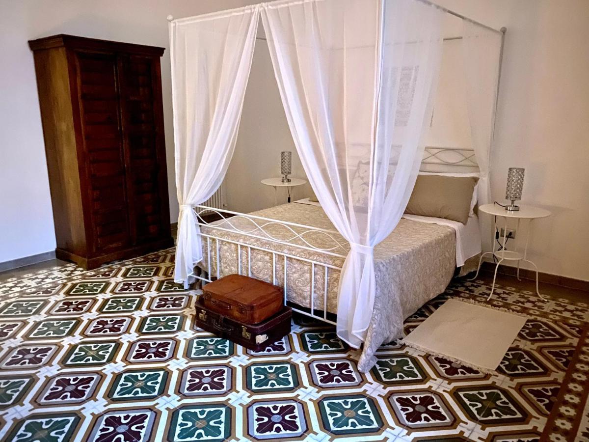 La Casa Di Nonna Titina Apartment Lecce Luaran gambar