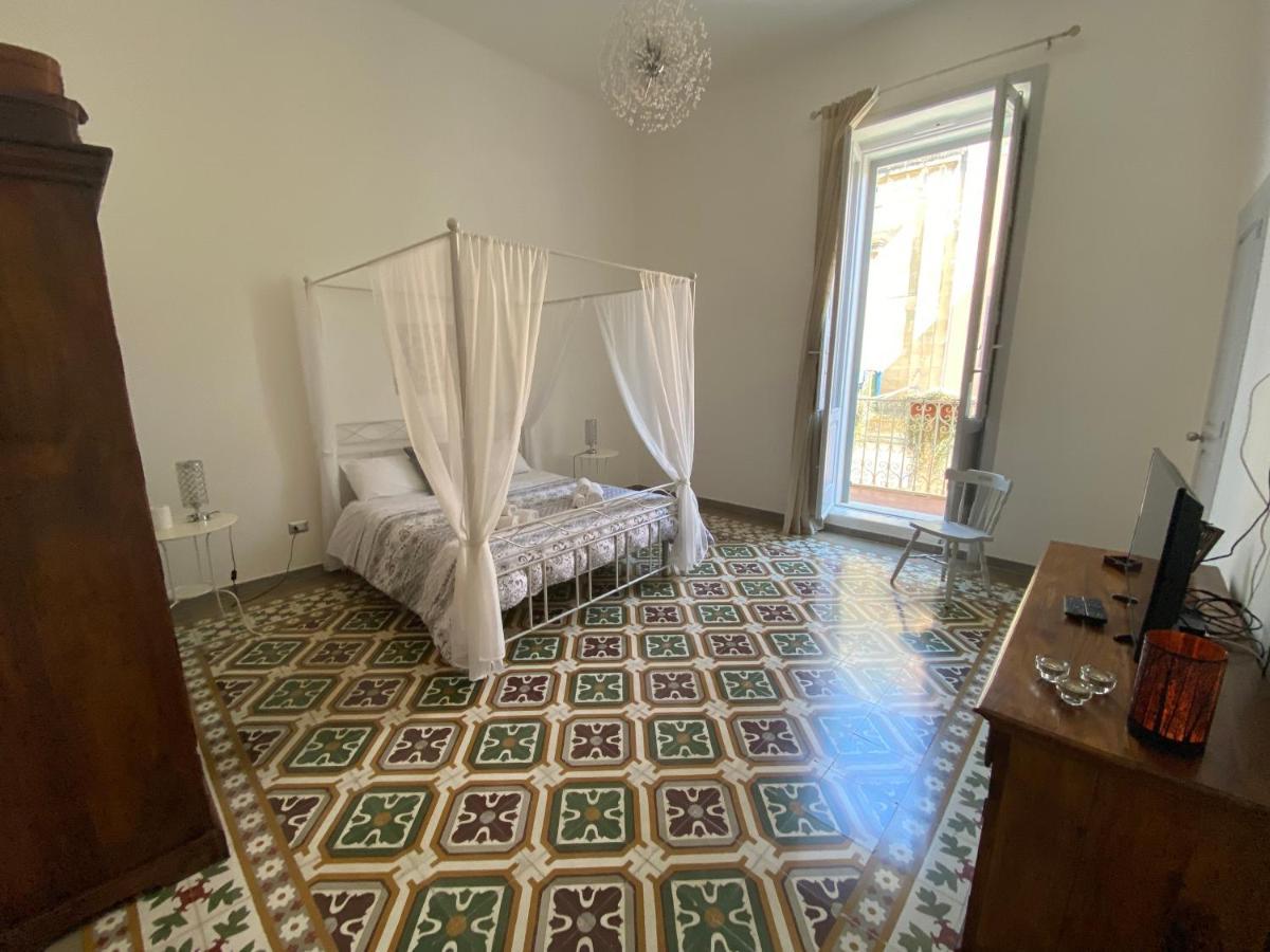 La Casa Di Nonna Titina Apartment Lecce Luaran gambar